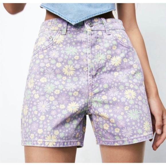 Zara Floral Daisy High rise shorts SIZE 4 - Picture 2 of 5
